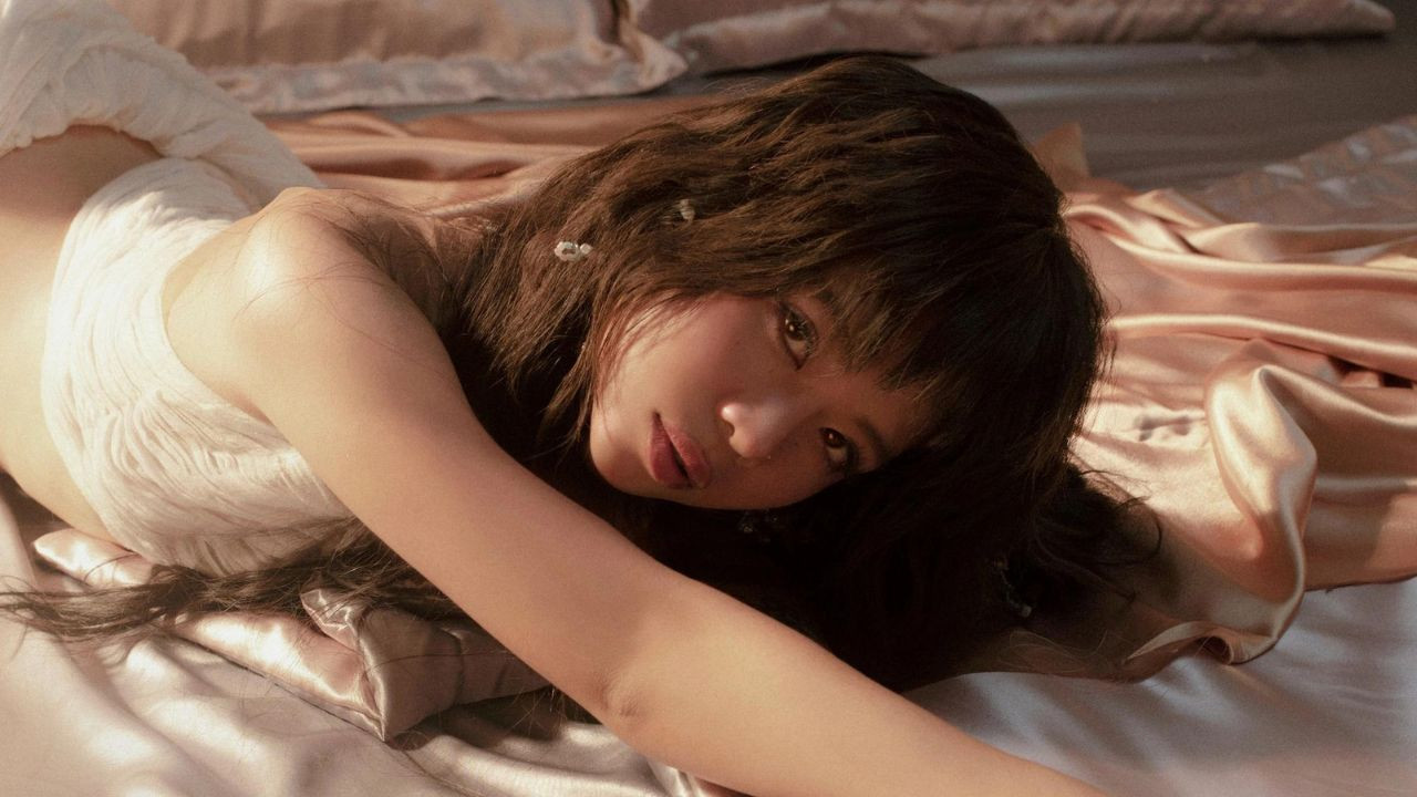 tlinh được đánh giá là một nữ nghệ sĩ có tư duy âm nhạc rất riêng trên thị trường hiện nay. tlinh được đánh giá là một nữ nghệ sĩ có tư duy âm nhạc rất riêng trên thị trường hiện nay.