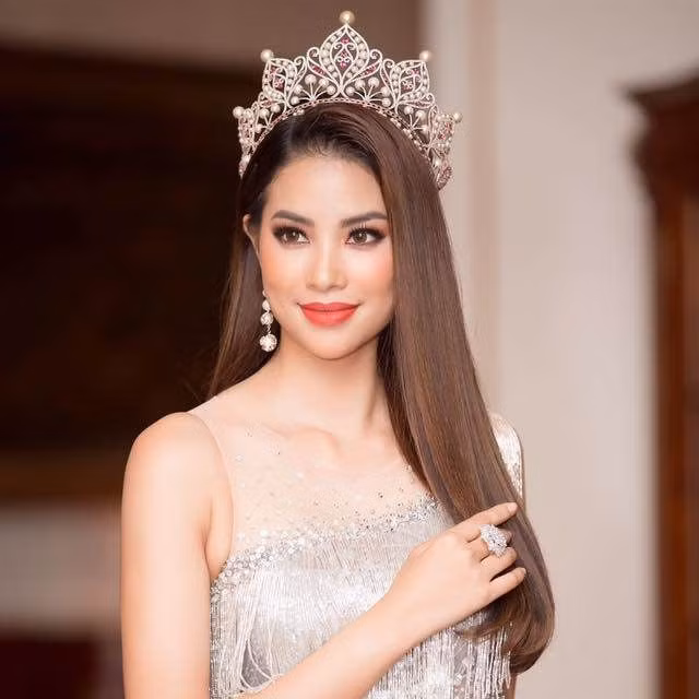 Hoa hậu Hoàn vũ Phạm Hương từng là giảng viên ngành Marketing thời trang.