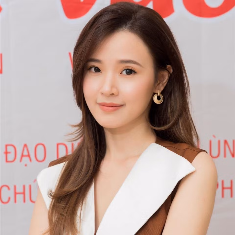 Nữ diễn viên cung Thiên Bình Midu là giảng viên chuyên ngành Thiết kế Thời trang.