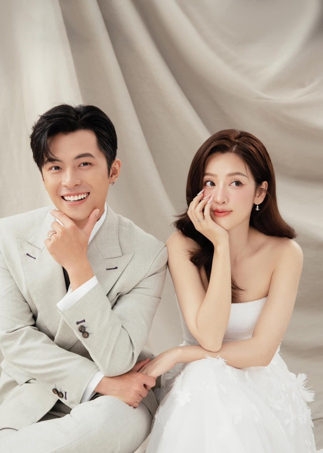 Gin Tuấn Kiệt - Puka phủ sóng mạng xã hội suốt thời gian qua sau khi thông báo đám cưới. Gin Tuấn Kiệt - Puka phủ sóng mạng xã hội suốt thời gian qua sau khi thông báo đám cưới.