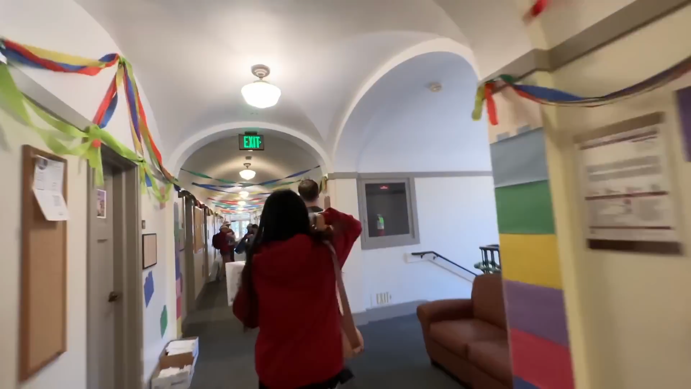 Không gian hành lang giữa các phòng ở ngôi trường bang California này. - Ảnh: Jenny Huynh Không gian hành lang giữa các phòng ở ngôi trường bang California này. - Ảnh: Jenny Huynh