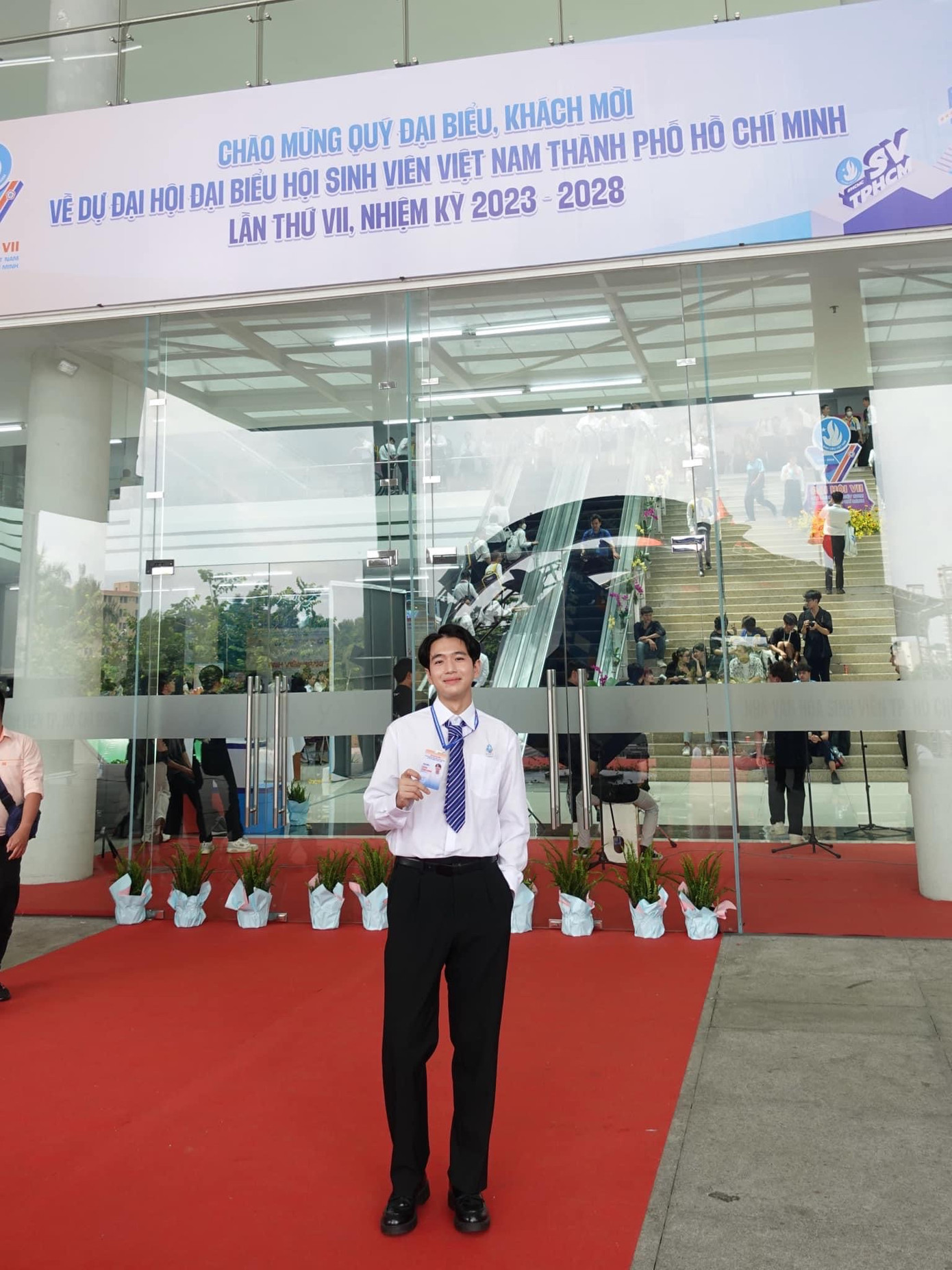 Thiện Khiêm vinh dự khi là một trong những đại biểu tham dự Đại hội. Nguồn: khiemslays. Thiện Khiêm vinh dự khi là một trong những đại biểu tham dự Đại hội. Nguồn: khiemslays.