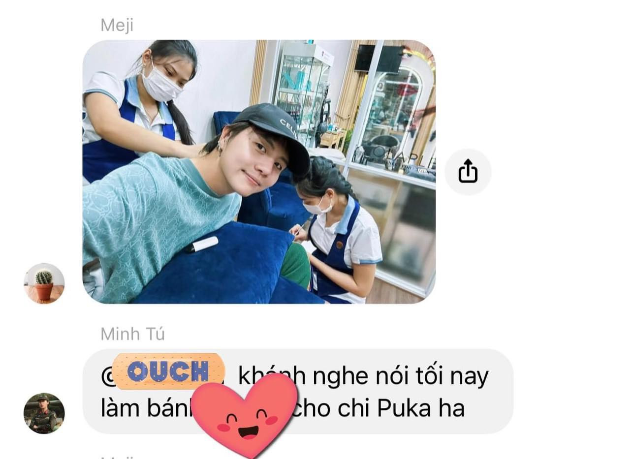 Duy Khánh cũng có mặt tại tiệm nail để “làm điệu” nhân ngày "trọng đại" của bạn thân. Duy Khánh cũng có mặt tại tiệm nail để “làm điệu” nhân ngày "trọng đại" của bạn thân.