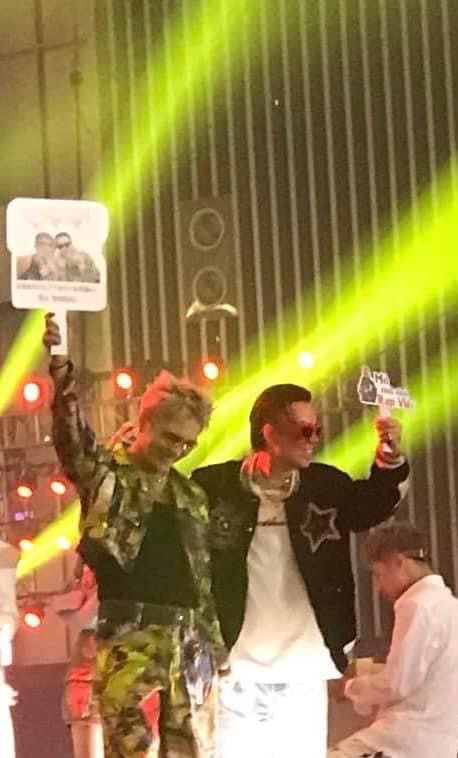 Cả hai không ngại tương tác thân thiết cùng nhau trong Rap Việt All-star Concert. Cả hai không ngại tương tác thân thiết cùng nhau trong Rap Việt All-star Concert.