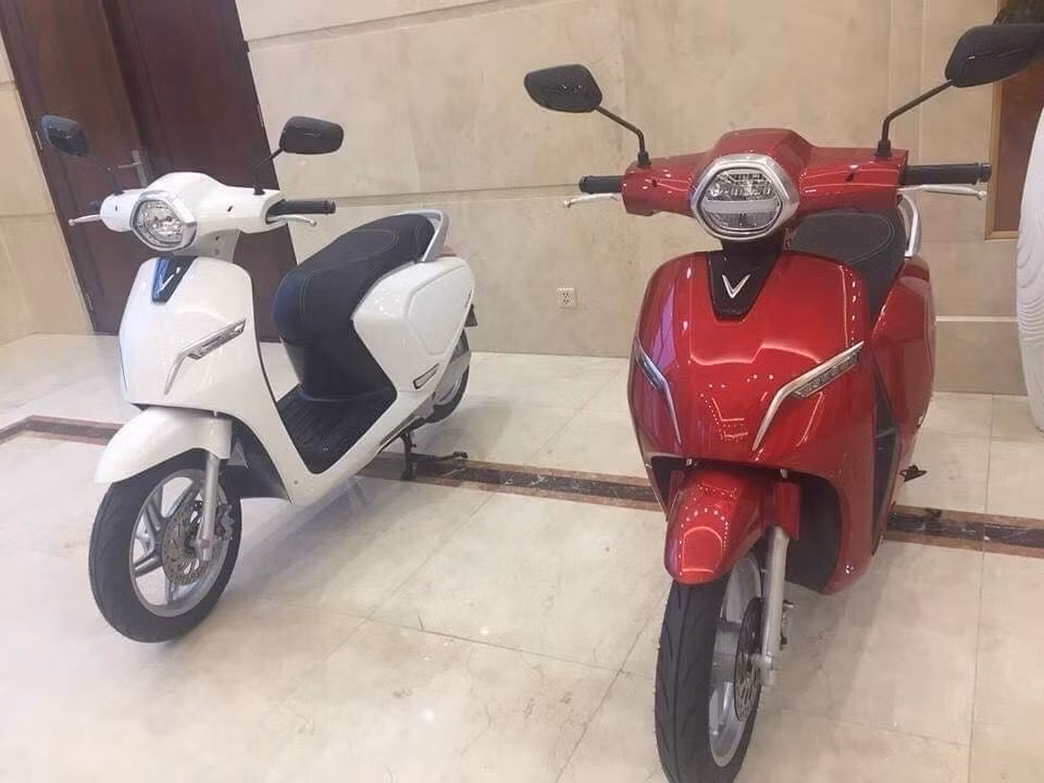 Mẫu xe máy điện đầu tiên của Vinfast lộ diện ảnh 2