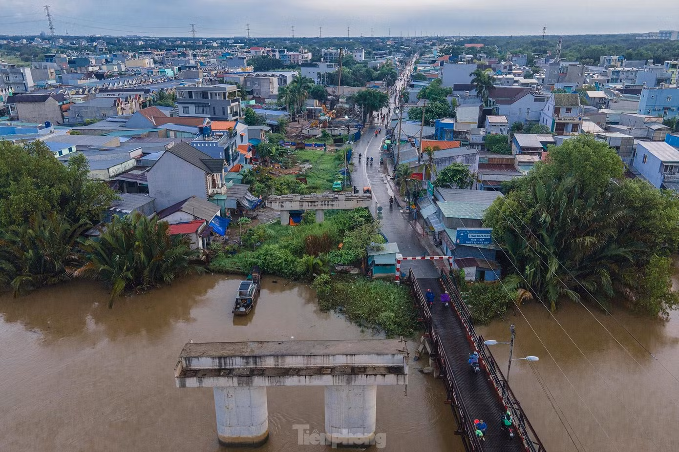 Dự án xây dựng cầu Long Kiểng mới ở huyện Nhà Bè bị "treo" suốt cả thập kỷ vì vướng đền bù, GPMB. Ảnh: Phạm Nguyễn Dự án xây dựng cầu Long Kiểng mới ở huyện Nhà Bè bị "treo" suốt cả thập kỷ vì vướng đền bù, GPMB. Ảnh: Phạm Nguyễn