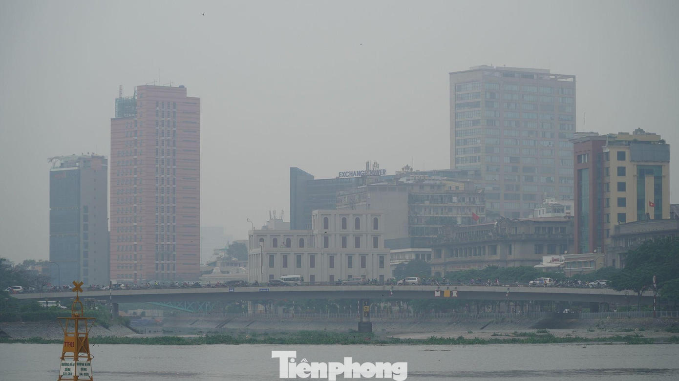 Cầu Khánh Hội lúc 7h50 sáng 7/9.