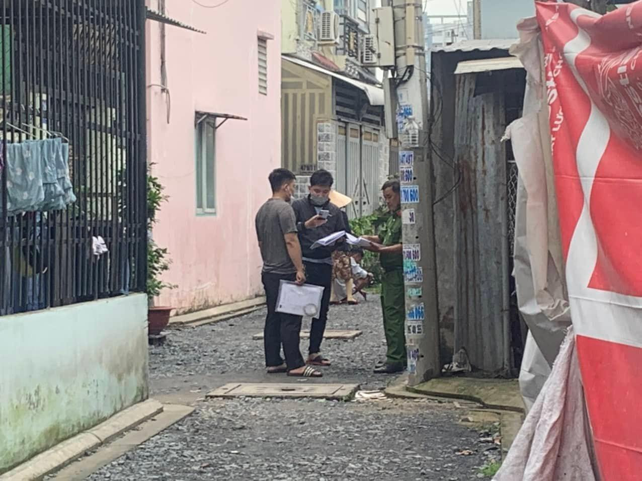 Cơ quan chức năng điều tra vụ án mạng. Cơ quan chức năng điều tra vụ án mạng.