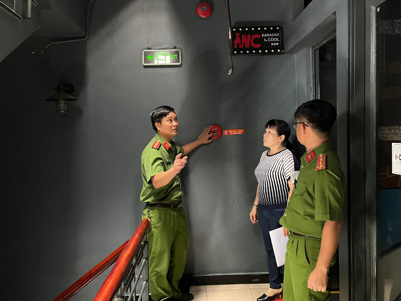 Công an TPHCM đang tổng kiểm tra an toàn phòng cháy chữa cháy ở cơ sở Karaoke, vũ trường, quán bar trên địa bàn thành phố theo kế hoạch từ ngày 17/8 đến ngày 15/9.