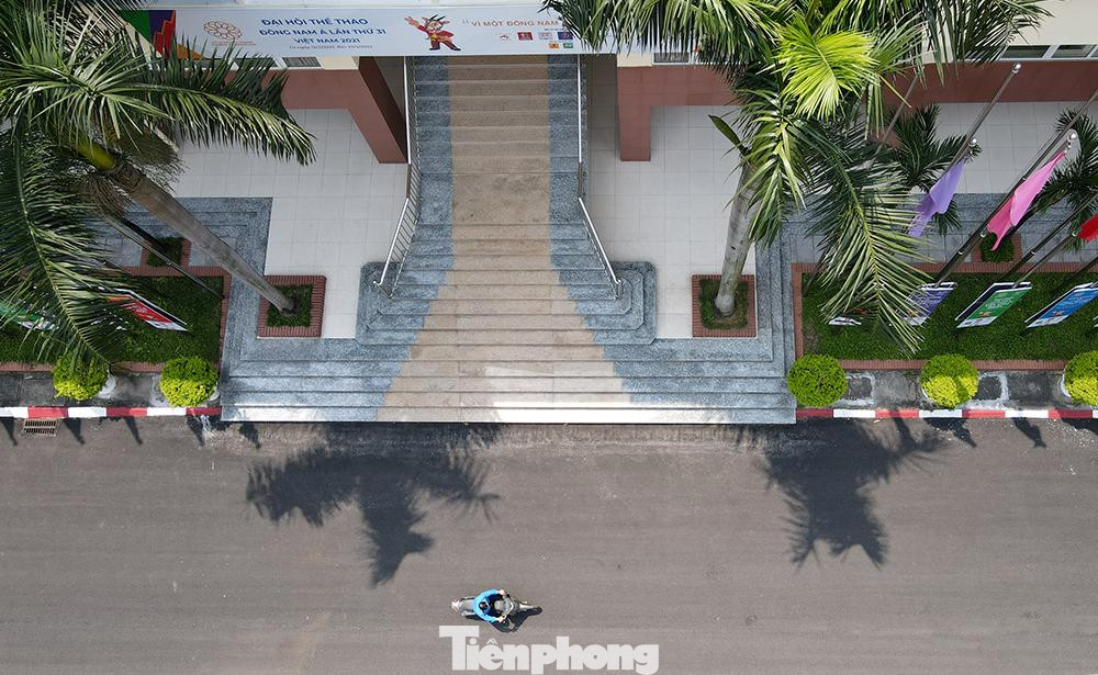 Nhà thi đấu Cầu Giấy địa chỉ tại số 35 Trần Quý Kiên, quận Cầu Giấy, Hà Nội.