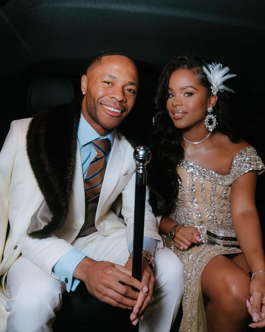 Tiền đạo Raheem Sterling nổi tiếng có tình trường phức tạp, tai tiếng. Tuy nhiên, tháng 3/2018, anh bất ngờ cầu hôn bạn gái lâu năm Paige Milian. Lần đầu họ xuất hiện công khai cùng nhau vào năm 2014. Hai người về chung nhà vào năm 2020. Cặp đôi có 3 con chung và con gái riêng của Sterling từ mối tình trước đó. Ảnh: IG.