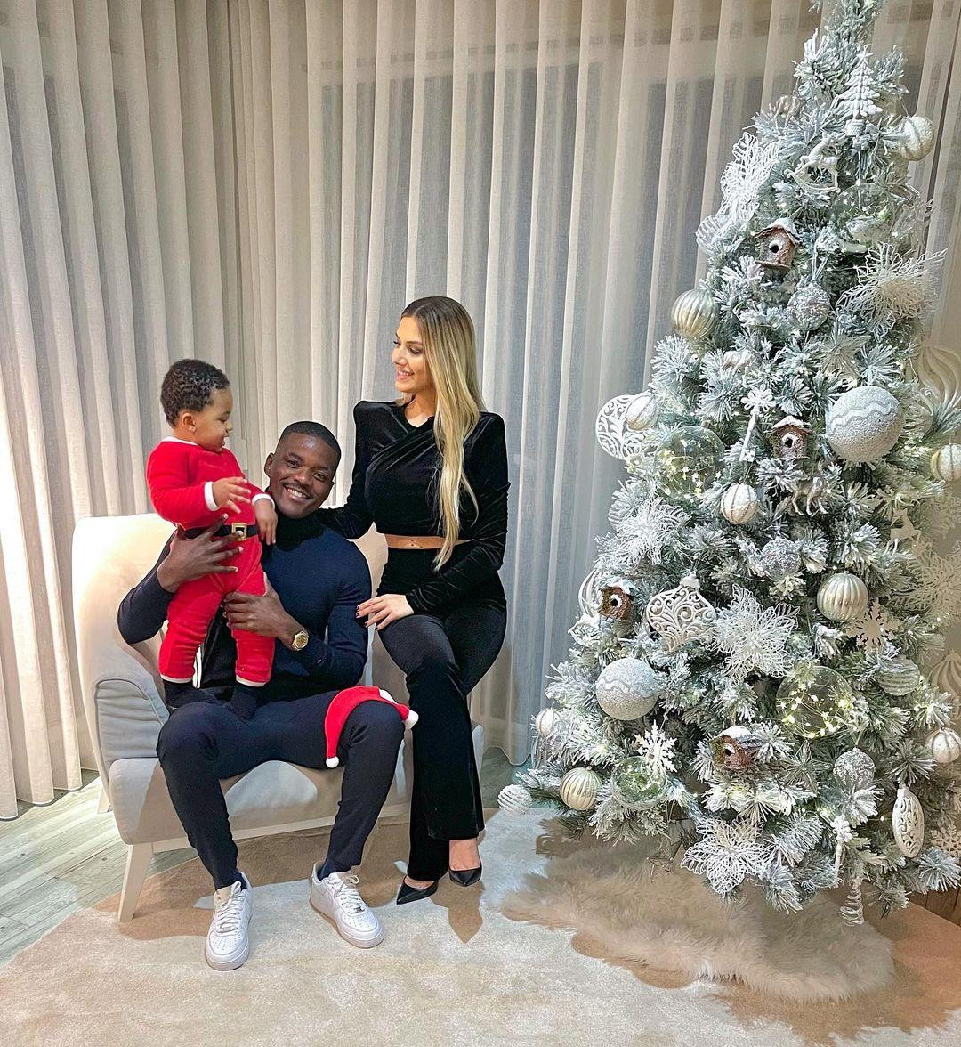 Không có thông tin gì về bạn gái của Carvalho. Cô chỉ thỉnh thoảng xuất hiện qua các bài đăng của cầu thủ người Bồ Đào Nha. Ảnh: IG.