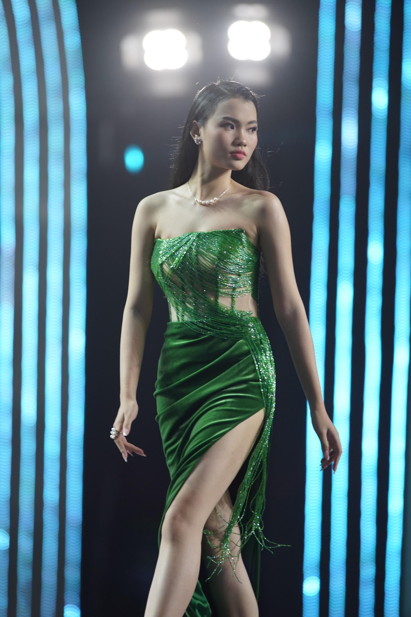 Các cô gái dần hoàn thiện kỹ năng catwalk. Các cô gái dần hoàn thiện kỹ năng catwalk.