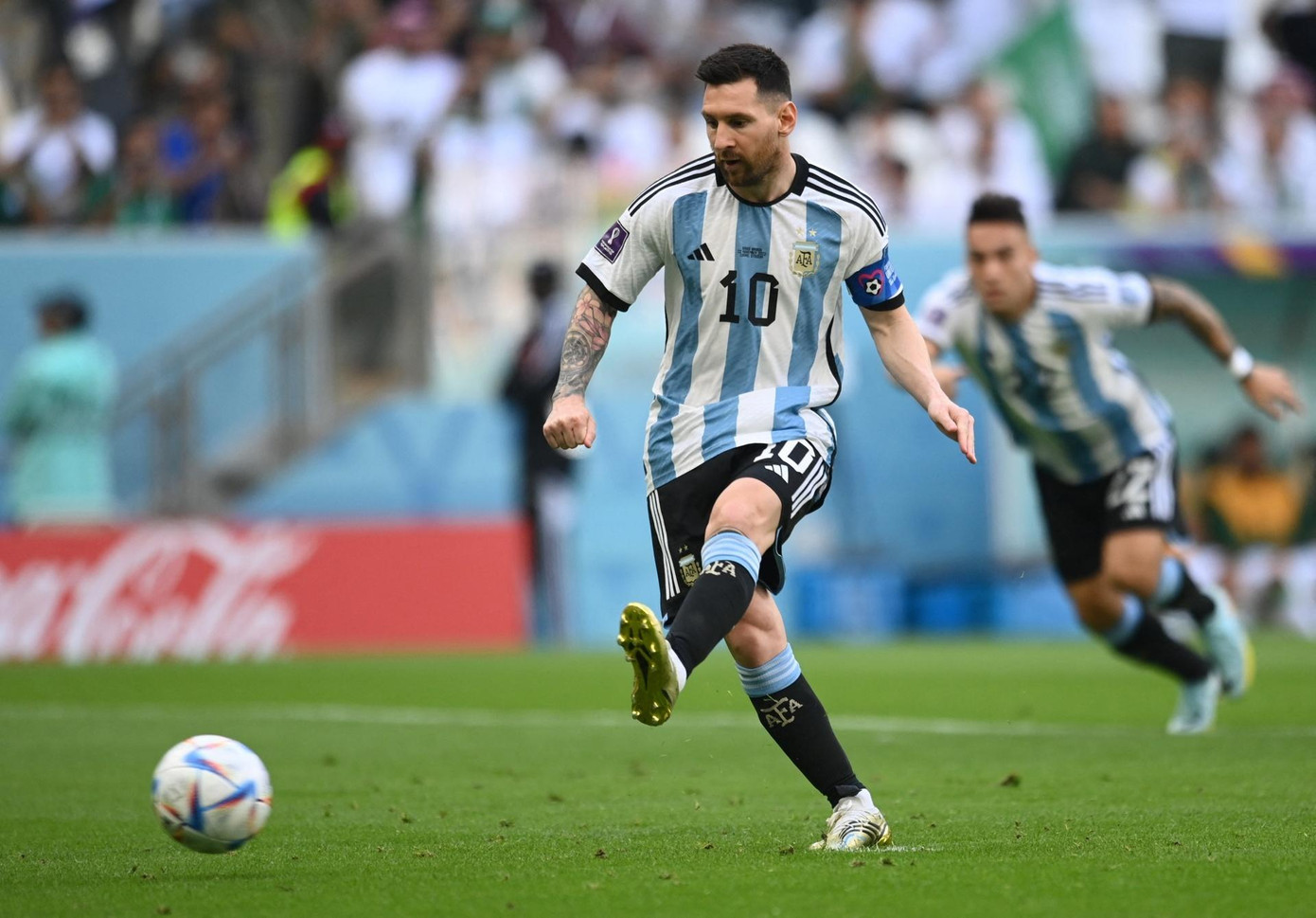 Cầu thủ Lionel Messi trong trận bóng Argentina gặp Saudi Arabia ở bảng C World Cup 2022 tối 22/11 (giờ Hà Nội). Ảnh: Reuters.