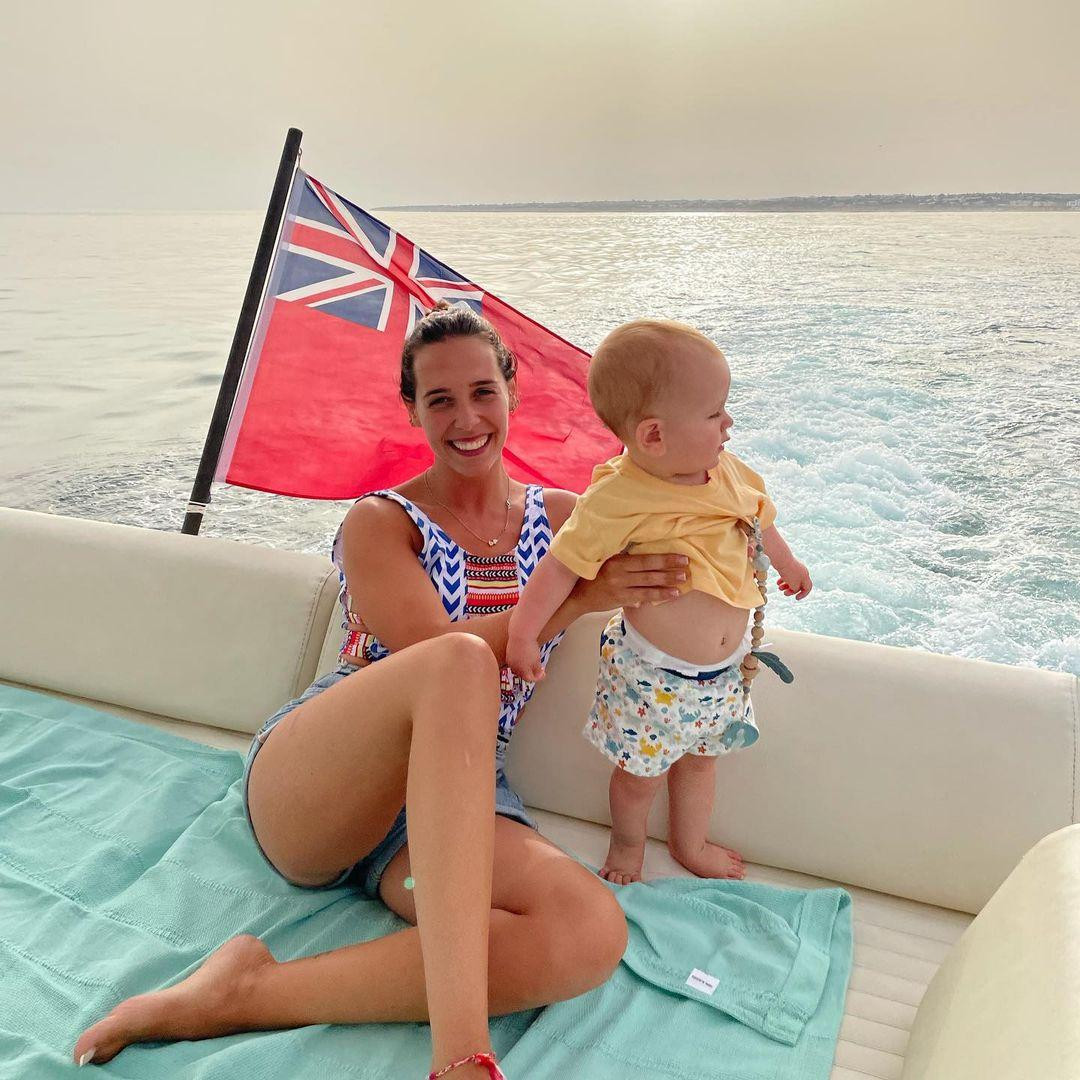 Ana Pinho (SN 1994) là bà nội trợ toàn thời gian và kín tiếng về đời tư. Vì ủng hộ sự nghiệp của Fernandes, cô chấp nhận dừng đại học để theo anh đến Italy. Fernandes gọi Pinho là “người vợ hoàn hảo”. Ảnh: IG.