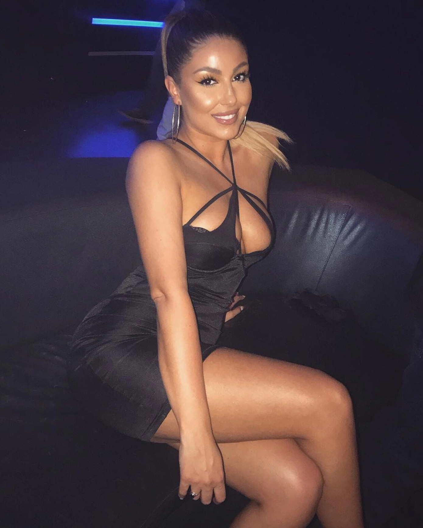 John Stones sinh năm 1989 tại Manchester (Anh). Cô là chuyên gia trang điểm, sở hữu một cơ sở làm đẹp nổi tiếng ở Anh. Có thông tin, Stones là lý do trung vệ sinh năm 1994 bỏ người yêu lâu năm. Ảnh: IG.