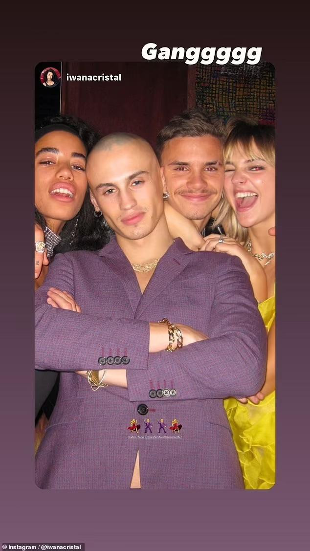 Romeo và Mia ôm ấp thân mật trong tiệc sinh nhật tối 19/11. Ảnh: Instagram Story. Romeo và Mia ôm ấp thân mật trong tiệc sinh nhật tối 19/11. Ảnh: Instagram Story.