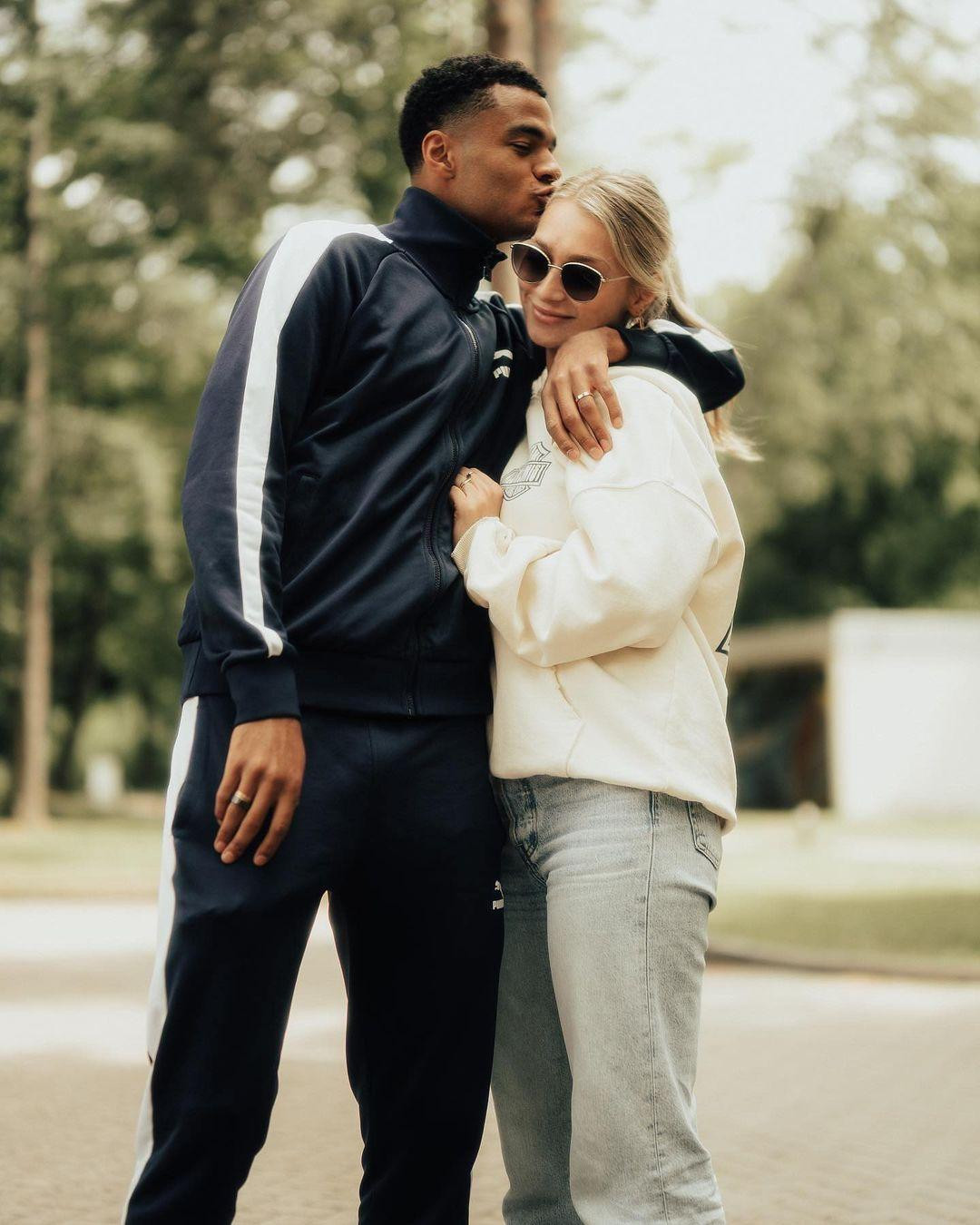 Cody Gakpo công khai bạn gái Noa van der Bij vào cuối năm 2020. Kể từ đó, hai người thường xuyên khoe ảnh ngọt ngào trên Instagram. Ảnh: IG.