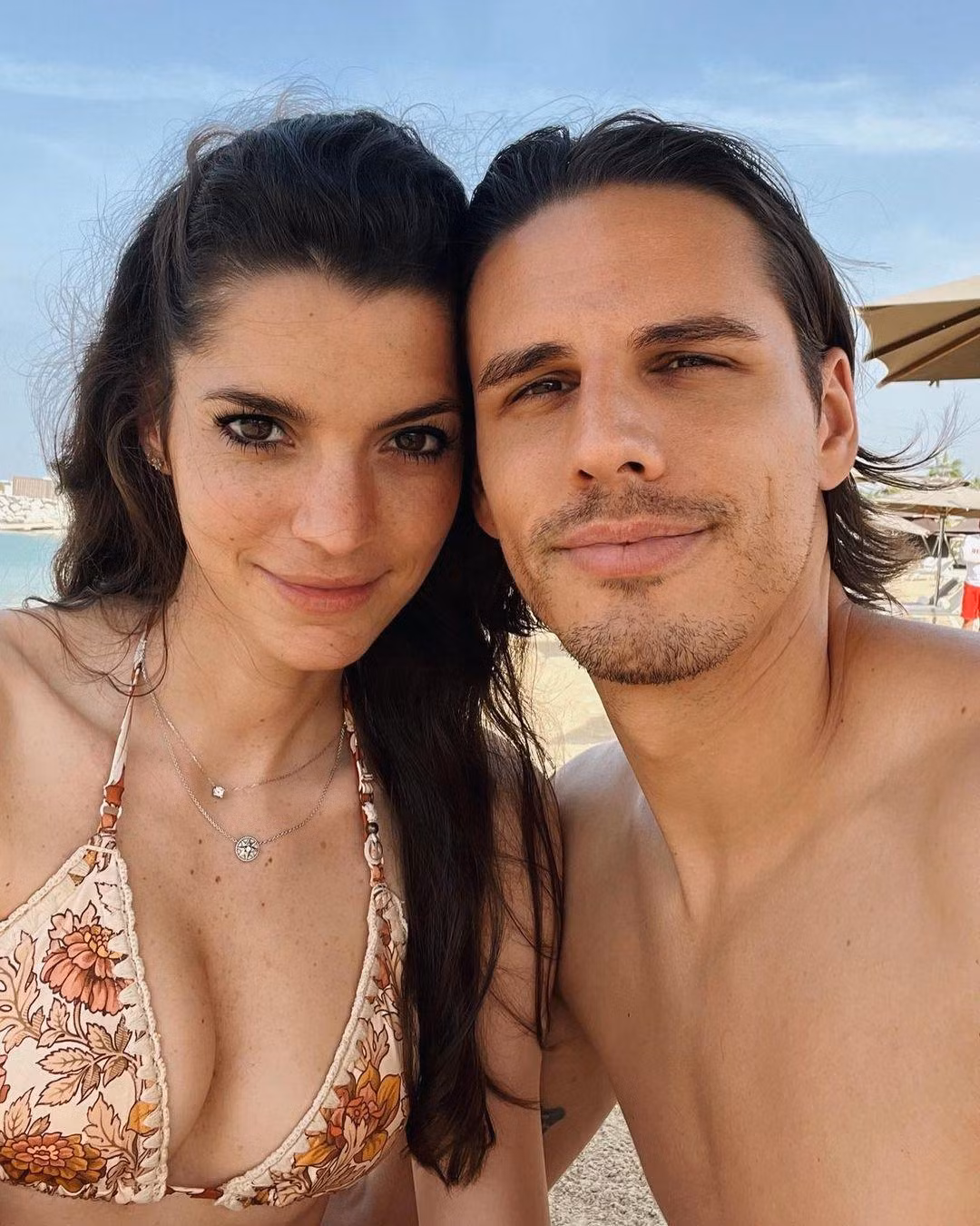 Yann Sommer bắt đầu hẹn hò với vợ Alina Sommer từ năm 2016 sau khi thủ thành tuyển quốc gia Thụy Sĩ chia tay tình cũ Sabrina Meie được 2 năm. Họ kết hôn năm 2019 và lần lượt chào đón 2 con gái (2019 và 2021). Ảnh: IG.