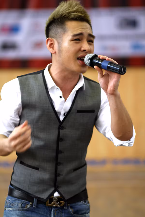 Hoàng Hải tặng khán giả hai ca khúc