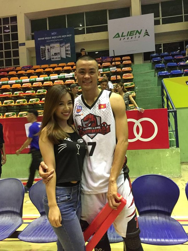 Khi tuyển thủ đẹp trai kết duyên cùng nàng Cheerleader xinh đẹp ảnh 5