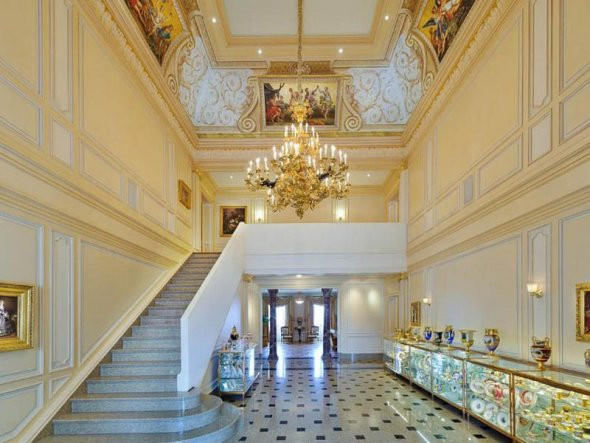 Với cách bài trí trên, Twinight được có vẻ giống với một bảo tàng