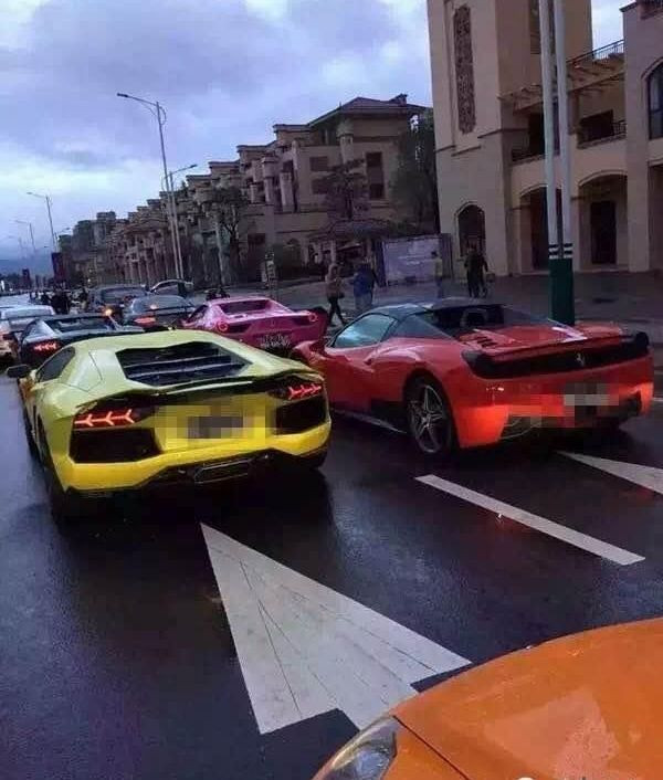 Lóa mắt với cô dâu đeo vàng trĩu cổ trong lễ cưới ảnh 4