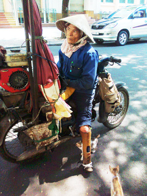 “Xe công xưởng”. Ảnh: T.N.A 