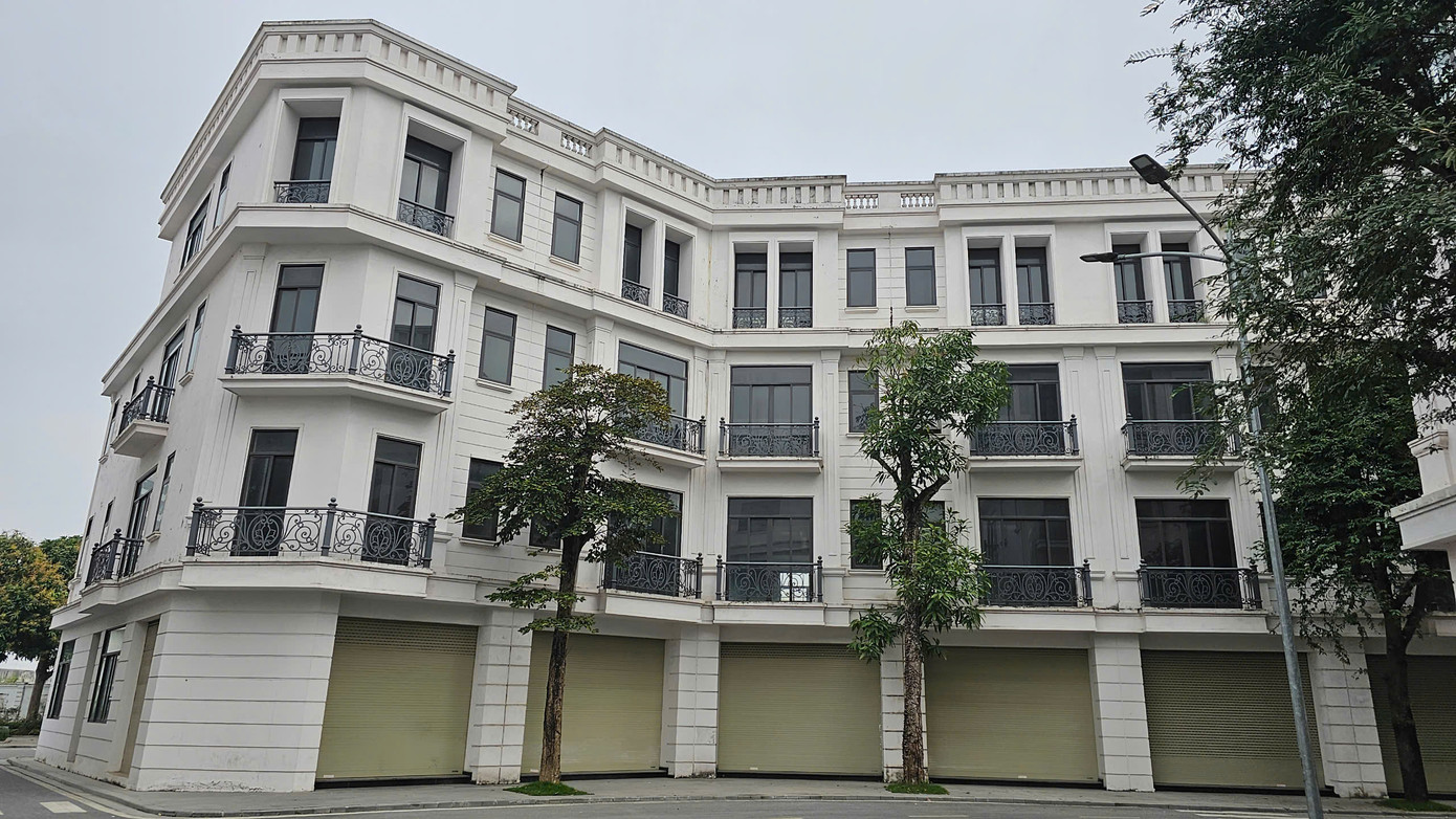 Dự án đã hoàn thiện khu shophouse từ năm 2022 với đồng bộ hạ tầng kỹ thuật, cây xanh, đường nội khu.