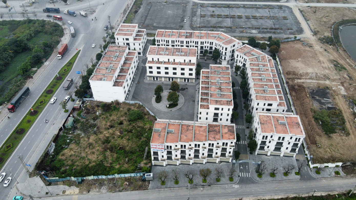 Dự án có quy mô gồm 1 tòa nhà khách sạn cao 18 tầng và 51 căn nhà shophouse cao 4 tầng với tổng vốn đầu tư khoảng 500 tỷ đồng.