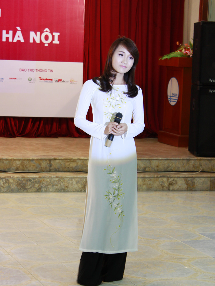 Ngô Mỹ Hạnh (ĐH Sư phạm) trong ca khúc 