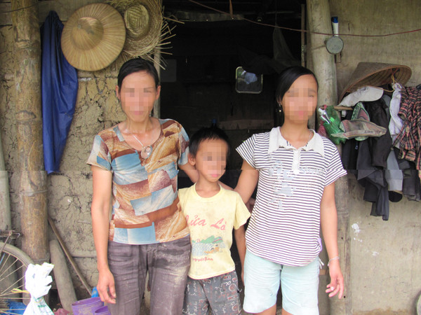 Ba mẹ con chị Hạnh 