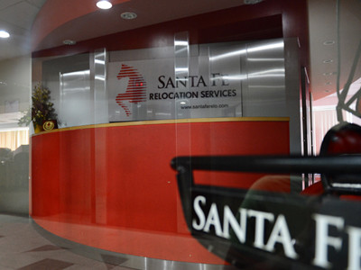 Trụ sở công ty cổ phần giao nhận hàng hóa Santa trên tầng 8 tòa nhà Thiên Sơn, số 5 Nguyễn Gia Thiều, P.6, Q.3, TP.HCM do Võ Tăng Bình làm giám đốc - Ảnh: THUẬN THẮNG. Trụ sở công ty cổ phần giao nhận hàng hóa Santa trên tầng 8 tòa nhà Thiên Sơn, số 5 Nguyễn Gia Thiều, P.6, Q.3, TP.HCM do Võ Tăng Bình làm giám đốc - Ảnh: THUẬN THẮNG