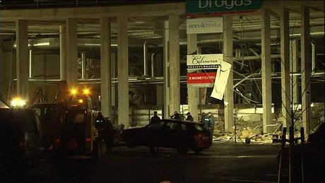 Ít nhất 6 người đã thiệt mạng trong vụ sập mái