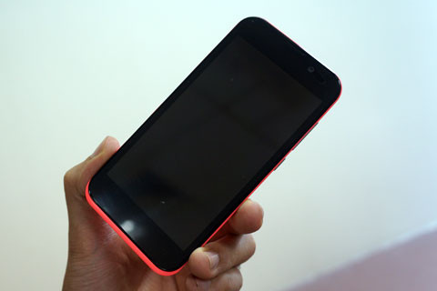 Mặt trước Racer không có gì nổi bật