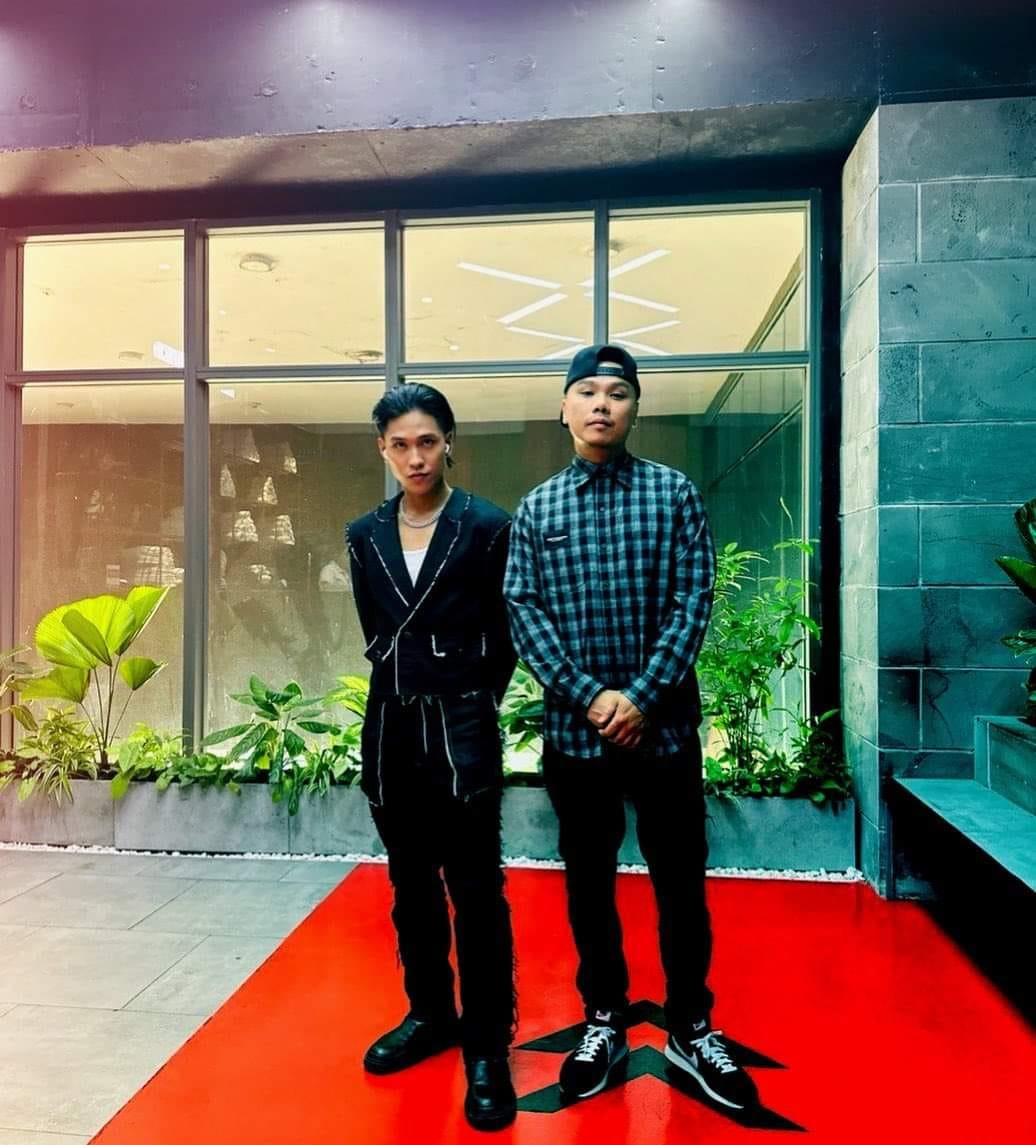 2pillz có màn kết hợp đầy bất ngờ cùng Thái VG tại Rap Việt. 2pillz có màn kết hợp đầy bất ngờ cùng Thái VG tại Rap Việt.