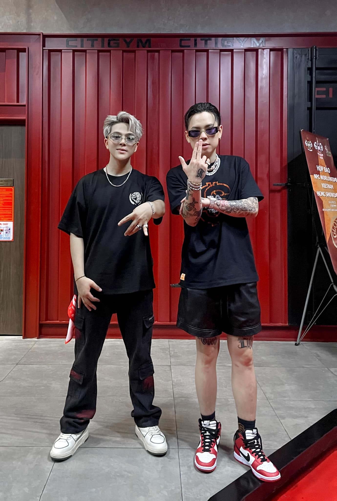 Chàng rapper trẻ được 3 vị ban giám khảo gửi gắm vào team HLV Andree Right Hand. Chàng rapper trẻ được 3 vị ban giám khảo gửi gắm vào team HLV Andree Right Hand.