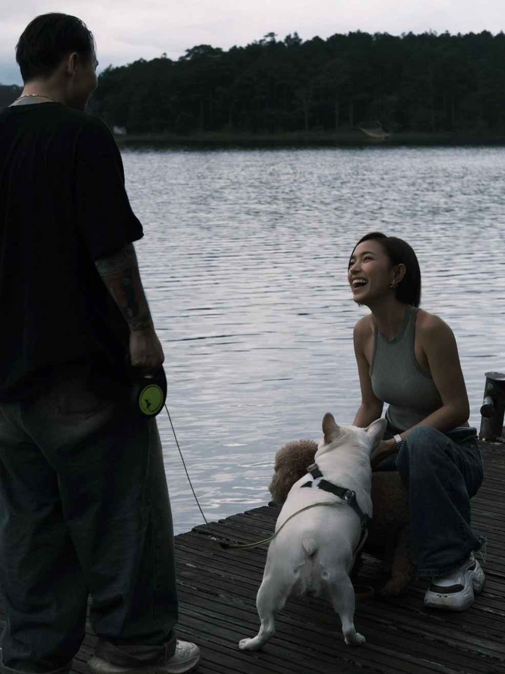 Trước đó, Châu Bùi từng đăng ảnh cùng bạn trai đi du lịch. Fan cho rằng nguyên do cô vắng mặt có thể là vì muốn dành trọn vẹn thời gian cho "nửa kia". Trước đó, Châu Bùi từng đăng ảnh cùng bạn trai đi du lịch. Fan cho rằng nguyên do cô vắng mặt có thể là vì muốn dành trọn vẹn thời gian cho "nửa kia".
