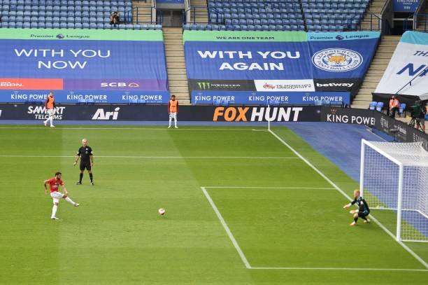 Hạ Leicester City 2-0, M.U giành suất dự Champions League ảnh 18
