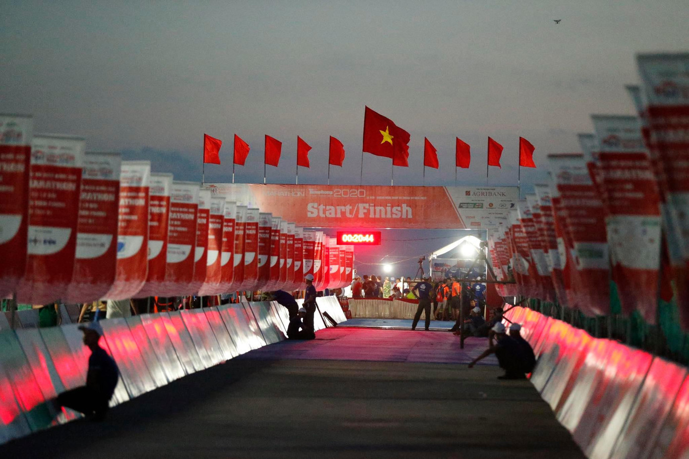Tiền Phong Marathon 2020: Những ngôi vô địch xứng đáng ảnh 76