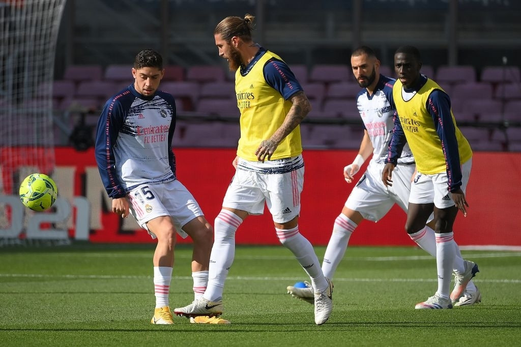 Barcelona gục ngã trước Real Madrid ở trận Siêu kinh điển ảnh 6