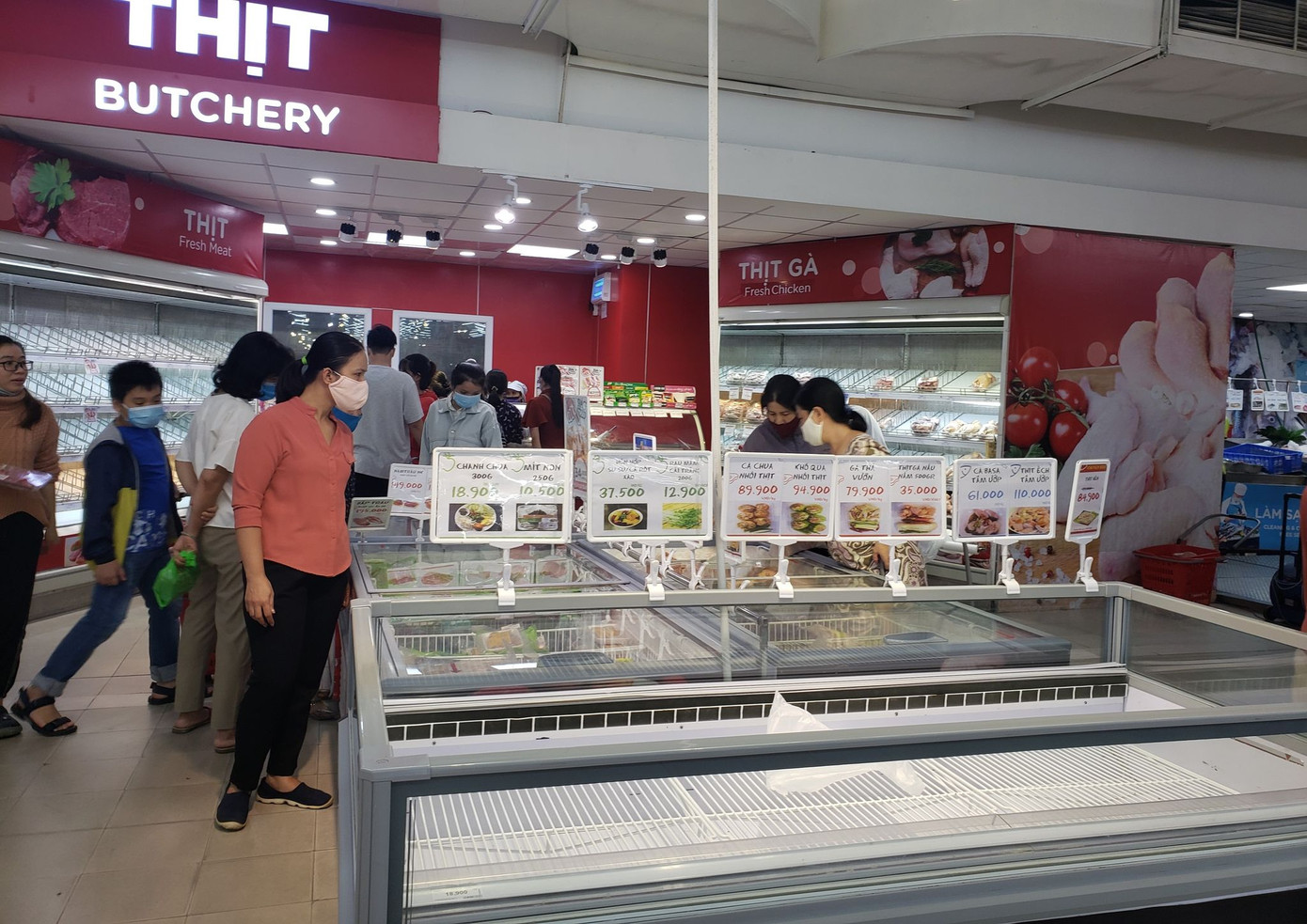 Trực thăng, xe bọc thép sẵn sàng ứng phó với bão số 9 ảnh 18