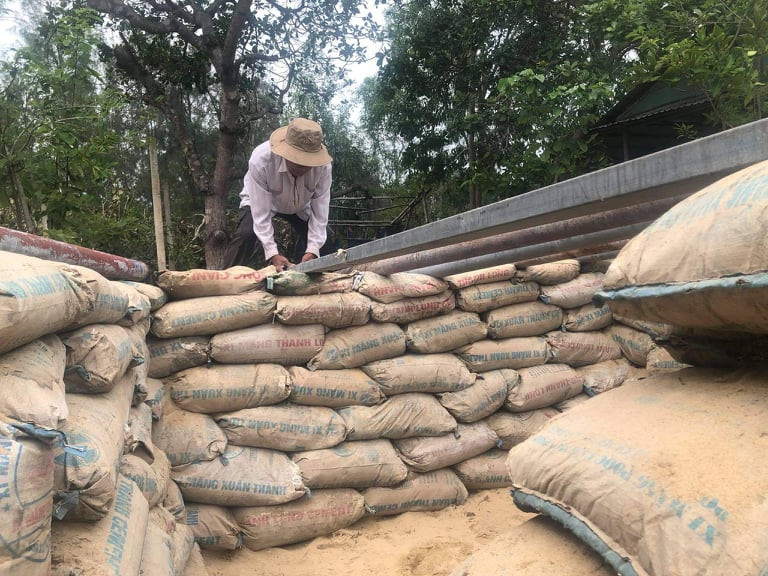 Trực thăng, xe bọc thép sẵn sàng ứng phó với bão số 9 ảnh 44