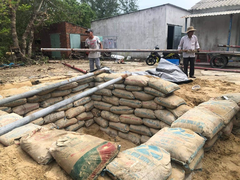 Trực thăng, xe bọc thép sẵn sàng ứng phó với bão số 9 ảnh 45