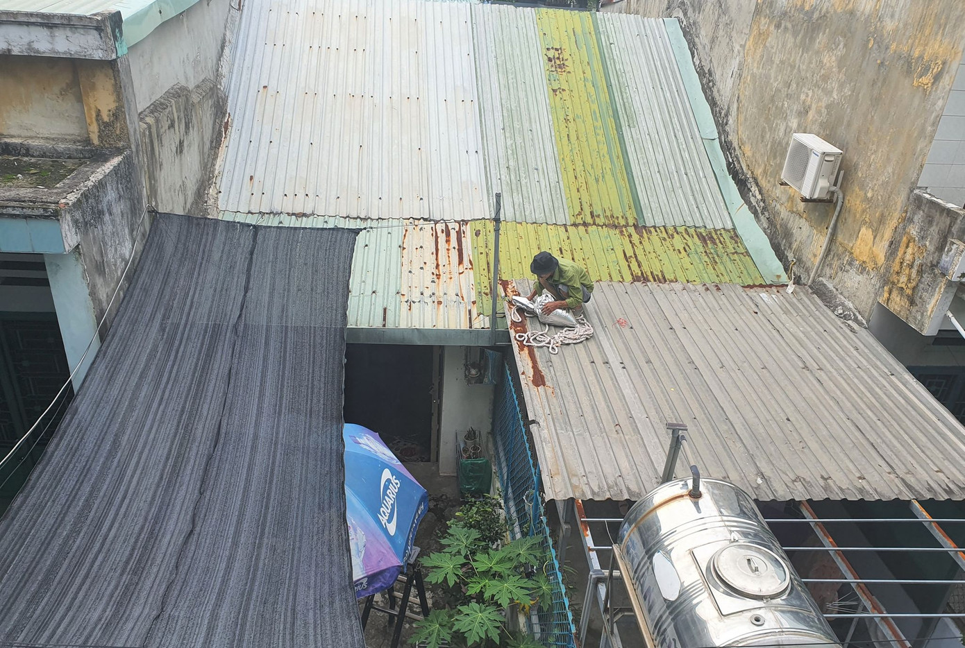 Trực thăng, xe bọc thép sẵn sàng ứng phó với bão số 9 ảnh 15