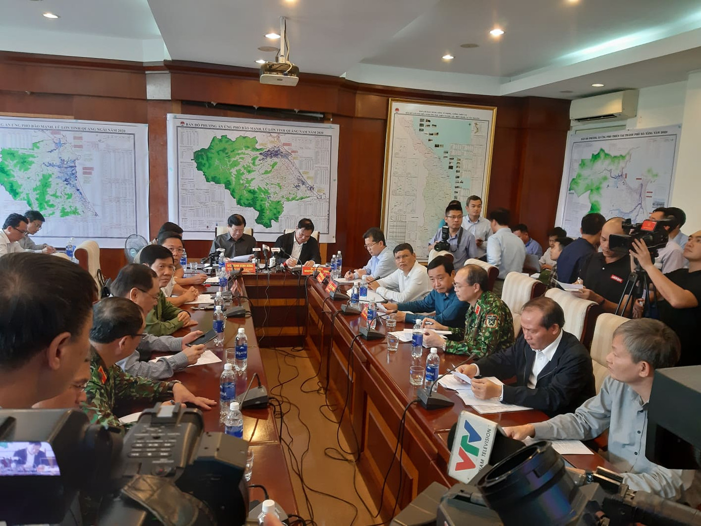 Trực thăng, xe bọc thép sẵn sàng ứng phó với bão số 9 ảnh 40