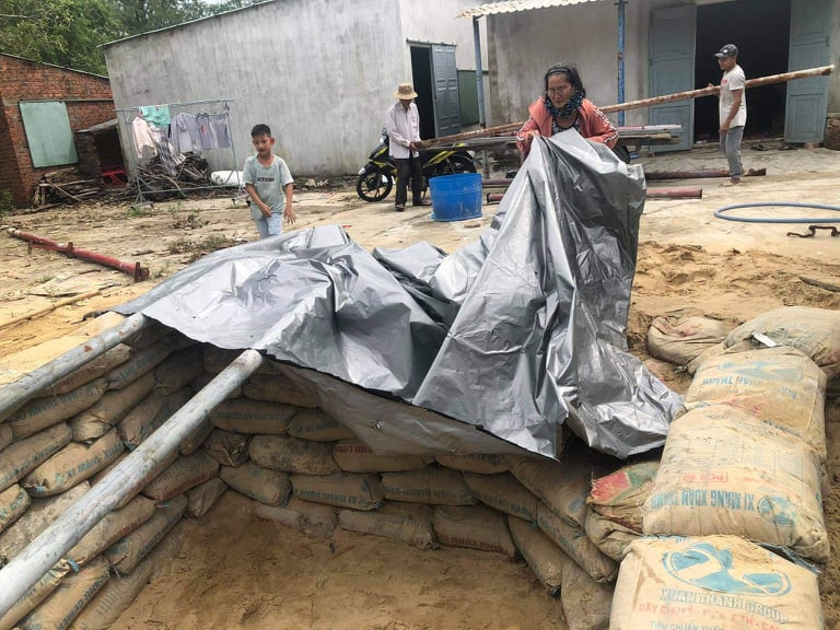 Trực thăng, xe bọc thép sẵn sàng ứng phó với bão số 9 ảnh 43