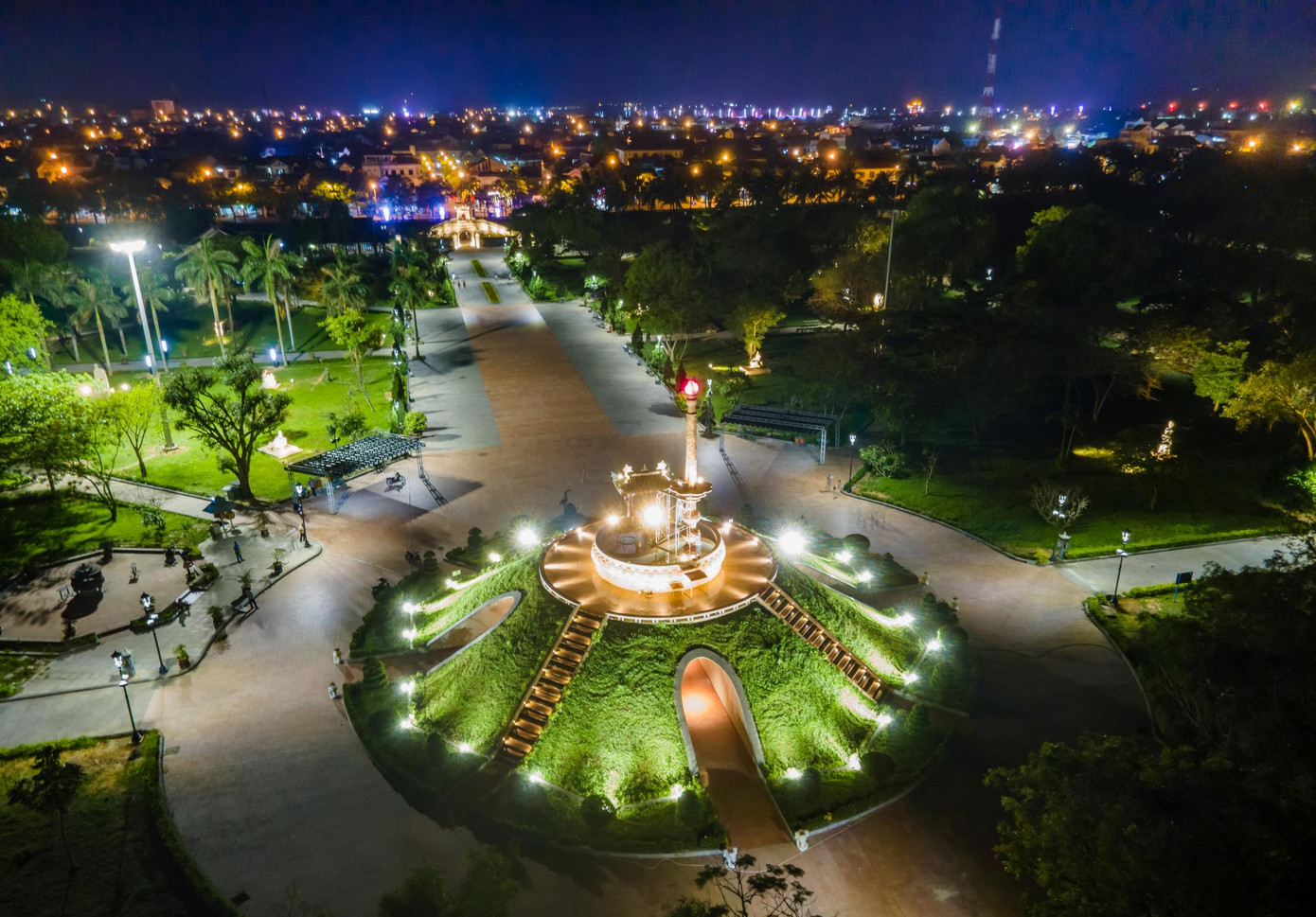 Tổng thể Khu Di tích Quốc gia đặc biệt Thành cổ Quảng Trị. Ảnh: Hoàng Táo. Tổng thể Khu Di tích Quốc gia đặc biệt Thành cổ Quảng Trị. Ảnh: Hoàng Táo.