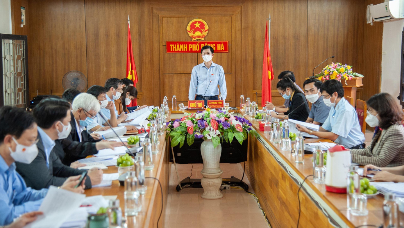 Đoàn giám sát do Bí thư Tỉnh ủy, Trưởng Đoàn ĐBQH tỉnh Quảng Trị Lê Quang Tùng làm Trưởng đoàn làm việc với UBND TP Đông Hà về thực hiện pháp luật về tiếp công dân và giải quyết khiếu nại, tố cáo. Ảnh: Trần Tuyền.