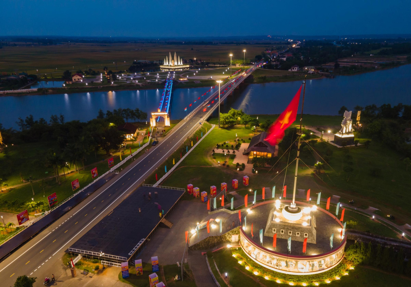 Khu Di tích Quốc gia đặc biệt Đôi bờ Hiền Lương-Bến Hải. Ảnh: Hoàng Táo. Khu Di tích Quốc gia đặc biệt Đôi bờ Hiền Lương-Bến Hải. Ảnh: Hoàng Táo.